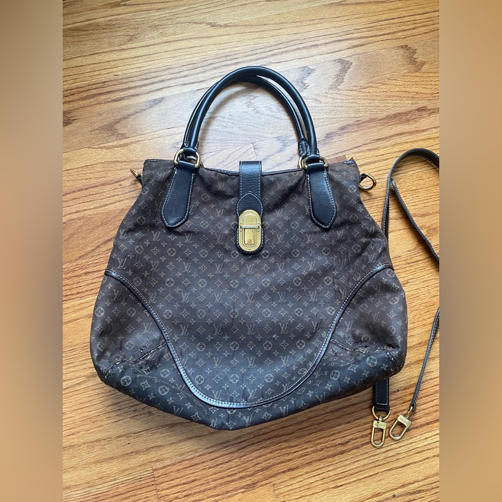 Louis Vuitton Bag with shoulder strap included